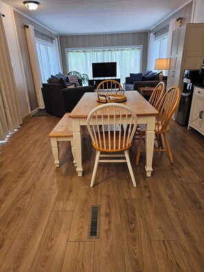 Dining - Peaceful and cozy newly remodeled mobile home, just 10 miles from South Haven! (Bangor)