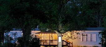 Peaceful and cozy newly remodeled mobile home, just 10 miles from South Haven!