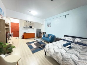 1 quarto, escrivaninha, ferros/tábuas de passar roupa, Wi-Fi de cortesia