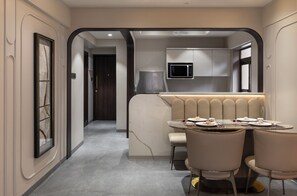 40-英寸智能电视(配备有线频道)、Netflix、流媒体服务