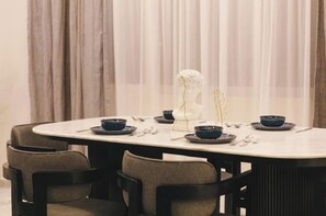 Dining - Signature Stays Breezy Modern Apt (New Cairo City)