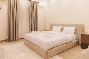 3 bedrooms, WiFi - Signature Stays Breezy Modern Apt (New Cairo City)