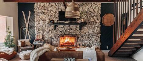 TV, fireplace