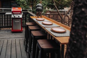 Property grounds - TOP RATED Boho Mountain Retreat: Pet-Friendly! (Big Bear)
