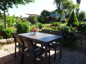 House | Outdoor dining