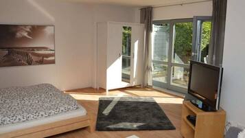 1 bedroom, individually furnished