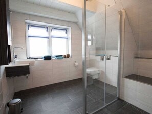 Mobile Home | Bathroom - Gluckszeit Comfortable Holiday Residence (Wittduen)