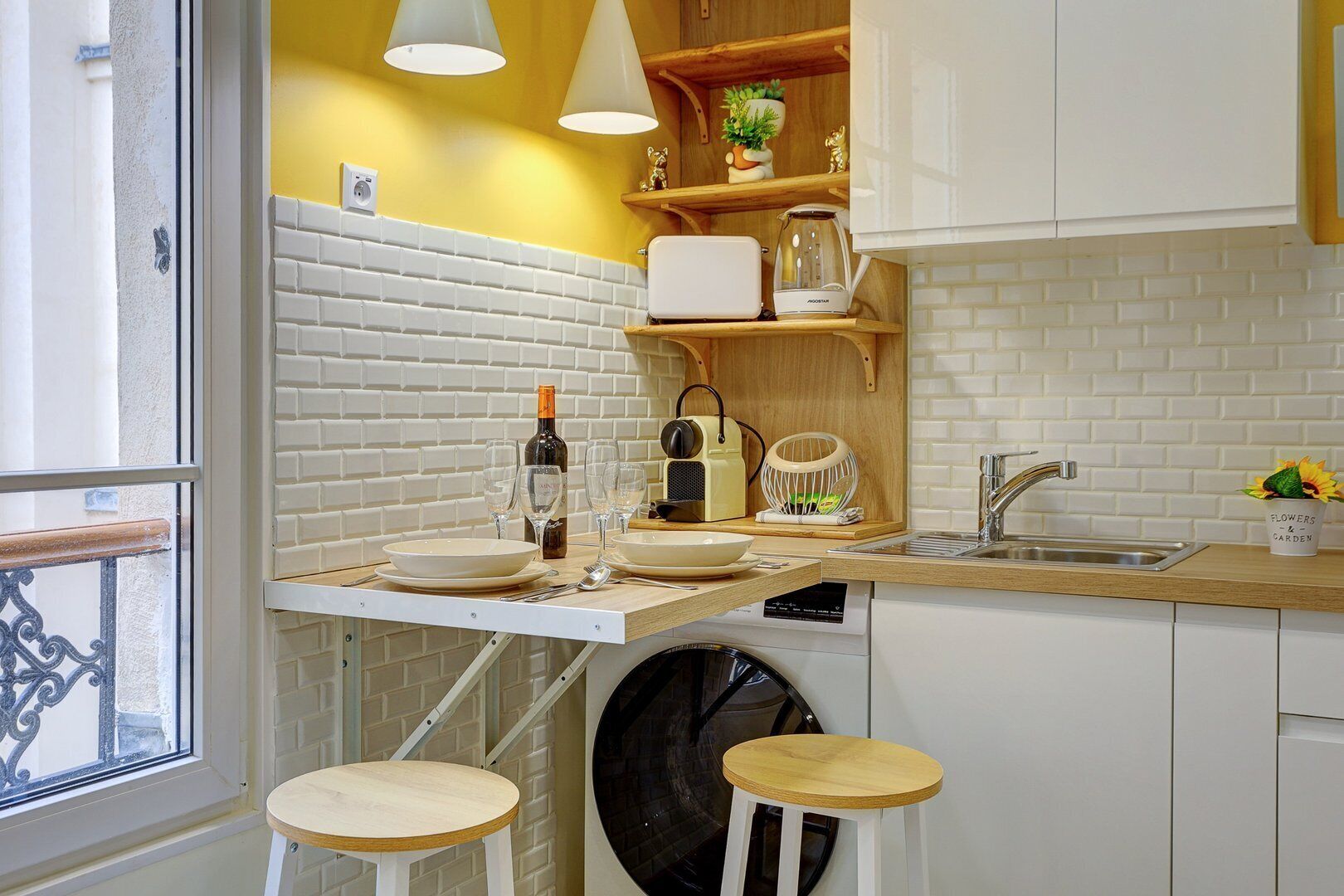 Réfrigérateur, micro-ondes, four, cafetière/bouilloire