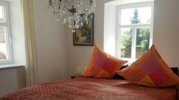 Mobile Home | 3 bedrooms, iron/ironing board