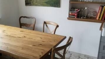 Mobile Home | Dining