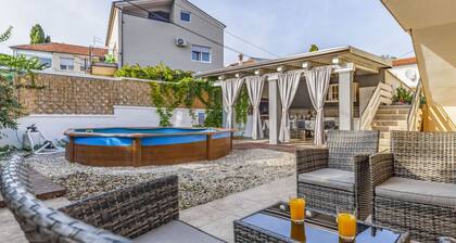 Villa Agneza Comfortable Holiday Residence
