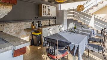 Mobile Home | Dining