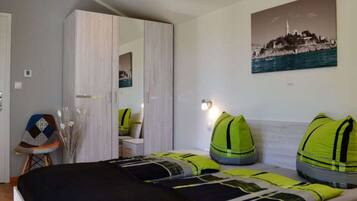 Mobile Home | 4 bedrooms, individually furnished, iron/ironing board