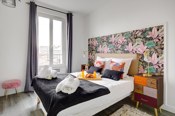 1 bedroom, internet, bed sheets