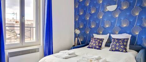 Internet, bed sheets