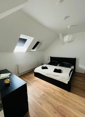 House | 2 bedrooms, individually furnished, bed sheets