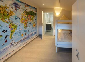 2 間臥室、布置獨特、熨斗/熨衣板