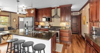 Douglas Retreat - Two bedroom condo with High-Speed WIFI, AC, Washer/Dryer.