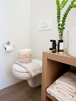 Mobile Home | Bathroom