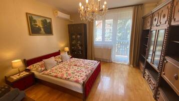 2 bedrooms, individually furnished, iron/ironing board