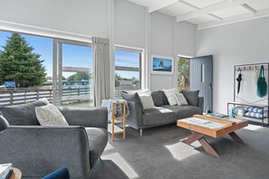 Smart TV, video games