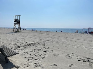 Plage à proximité, chaise longue