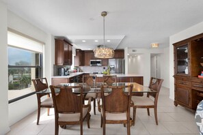 Dining - Oceanfront Private, Pool, Balcony, Elevator (St. Augustine)