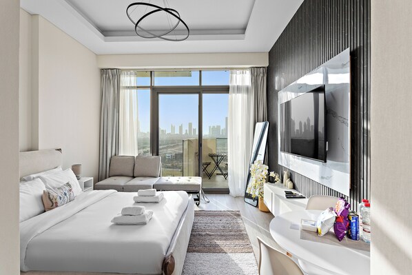 Business Studio | Living area | 50-inch Smart TV with digital channels - Silkhaus Farhad Azizi (Dubai)