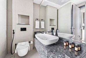 Studio Galerie | Salle de bain | Douche, douche cascade, articles de toilette (gratuits)