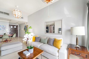 Classic Apartment | Living area