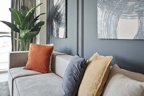 Elite Apartment | Egyptian cotton sheets, premium bedding, memory foam beds, in-room safe