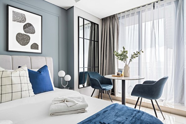 Business Studio | Egyptian cotton sheets, premium bedding, memory foam beds