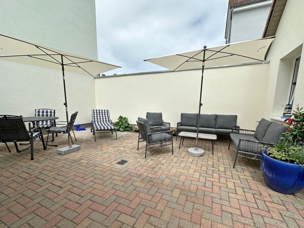 Mobile Home | Outdoor dining