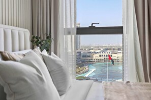 Elite Apartment | 3 bedrooms, Egyptian cotton sheets, premium bedding, memory-foam beds - Silkhaus Act One Towers (Dubai)