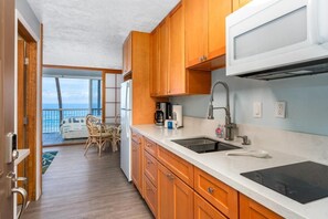 Apartment, 1 Queen-Bett und Schlafsofa (Kona Magic Sands#208) | Eigene Küche