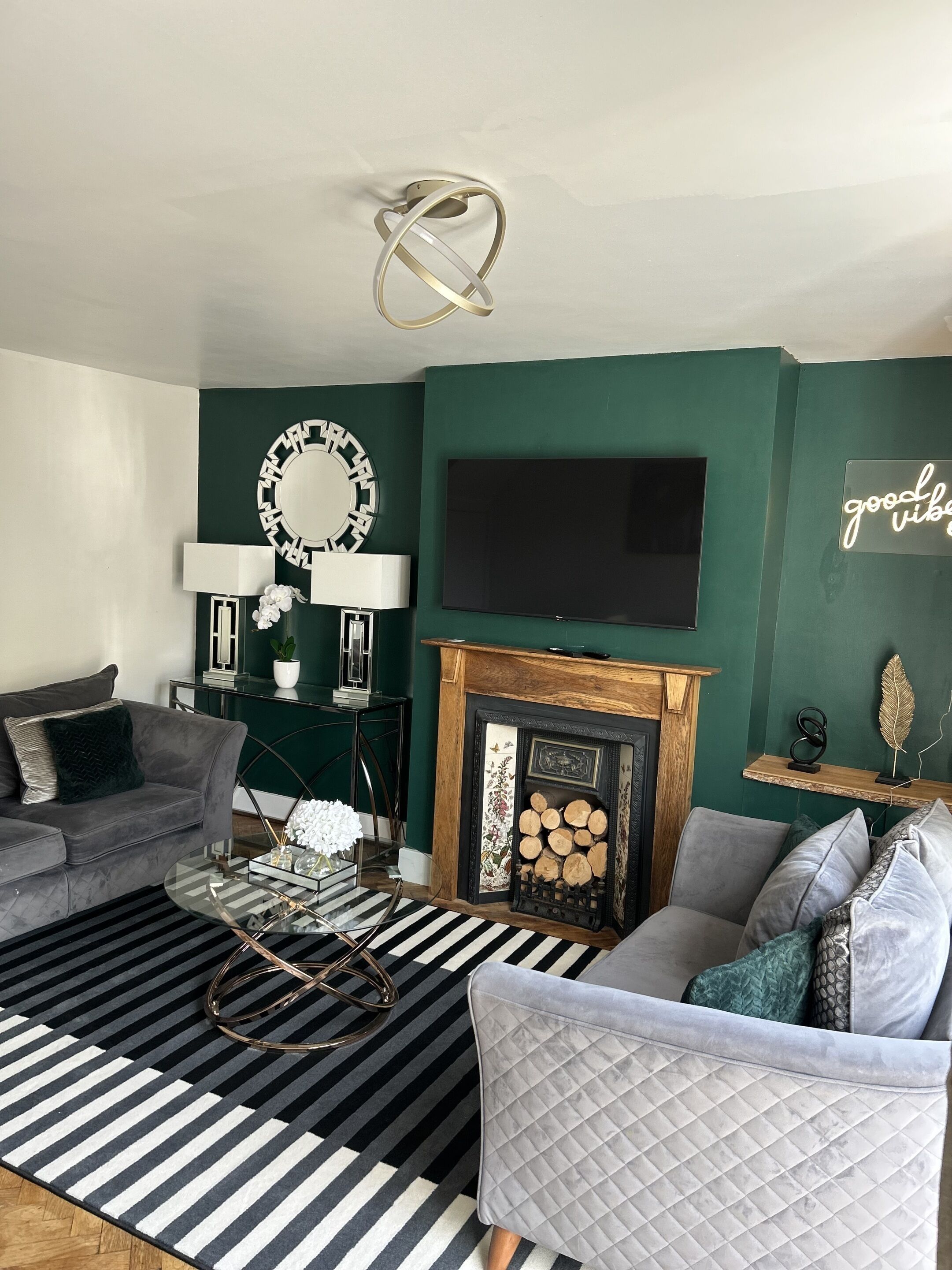 Living Room / Lounge