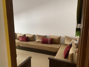 Interior - العقارية One-Bedroom Apartment (Beni Enzar)