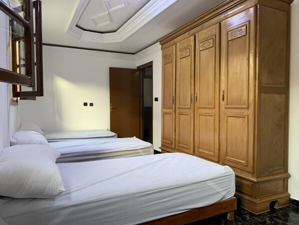 1 bedroom - غرفة مفوشة مشتركة One-Bedroom Apartment (Beni Enzar)