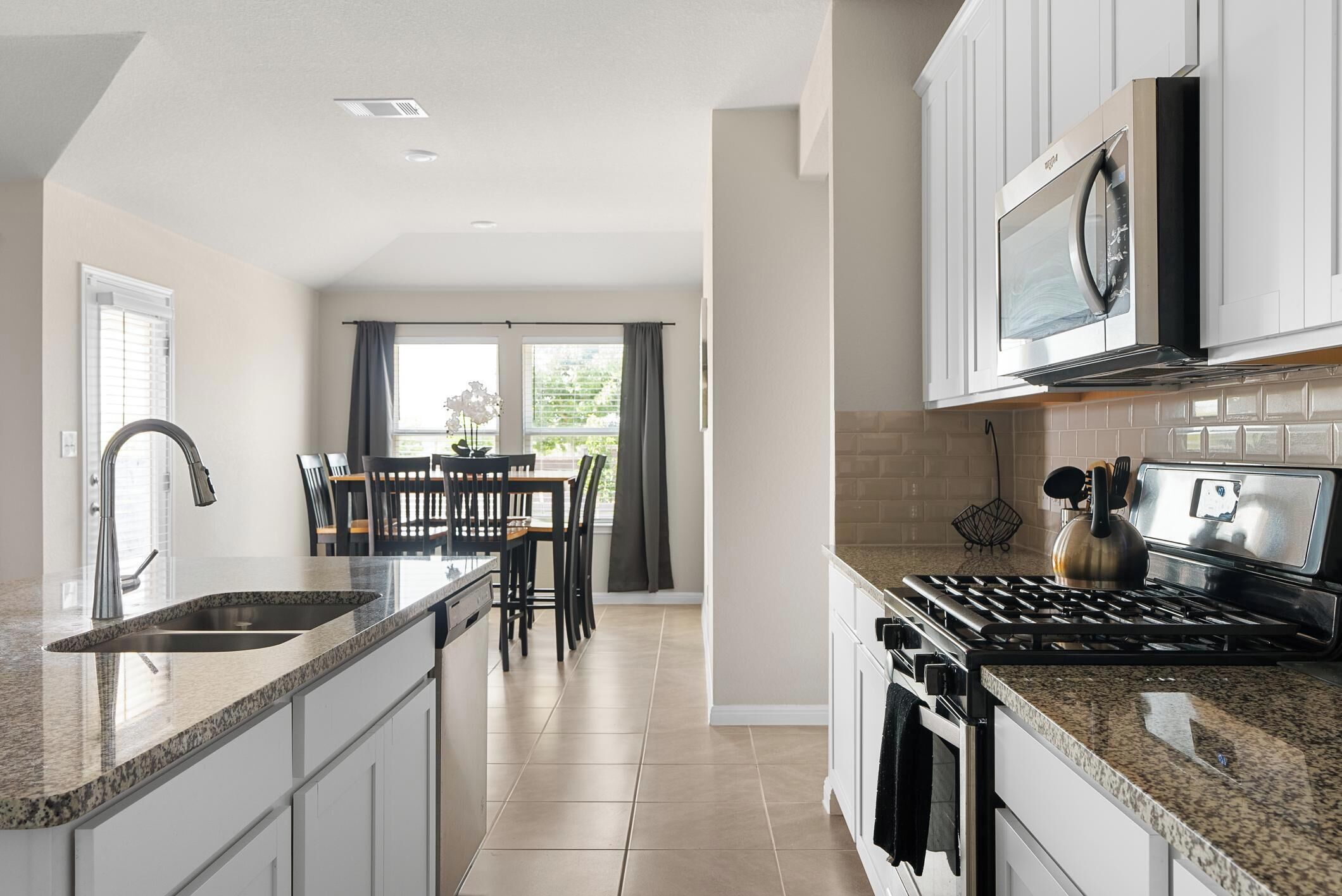 Luxury House, Multiple Beds, Non Smoking, Patio | Private kitchen | Coffee/tea maker, electric kettle