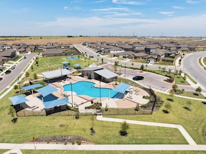 Exterior - Charming 4BR Spacious Backyard in Hutto (Hutto)