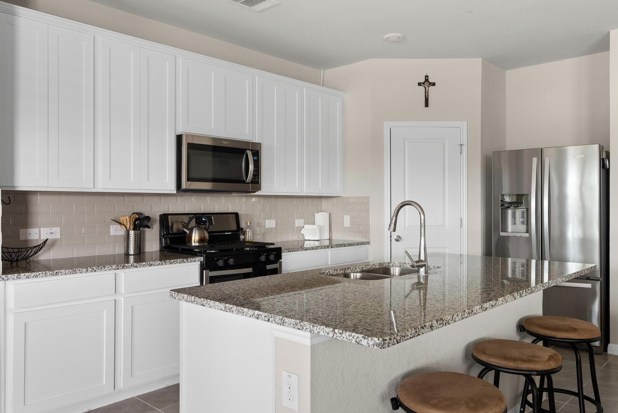 Luxury House, Multiple Beds, Non Smoking, Patio | Private kitchen | Coffee/tea maker, electric kettle