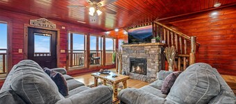Amazing View! Great location. Game room, Dish TV
