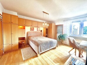 2 dormitorios, tabla de planchar con plancha, wifi gratis y ropa de cama