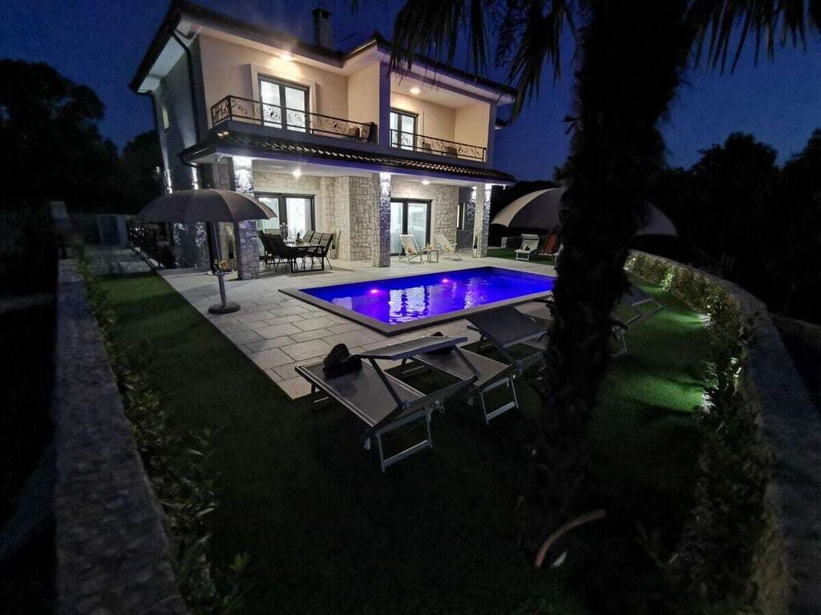 Biệt thự | Hồ bơi | Hồ bơi ngoài trời 