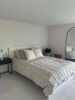 2 soverom, strykejern/-brett, reiseseng for barn og wi-fi