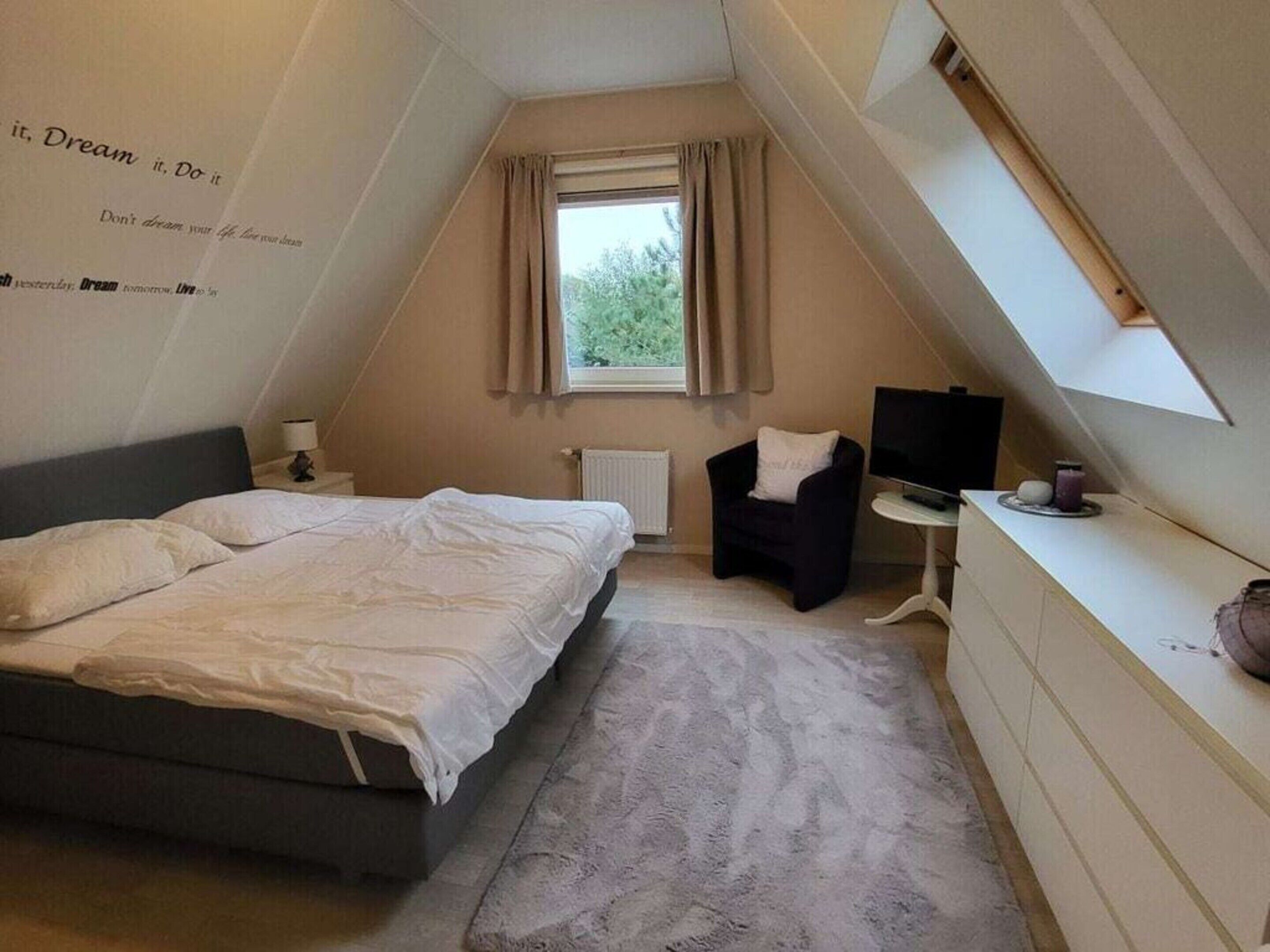 3 bedrooms, individually furnished