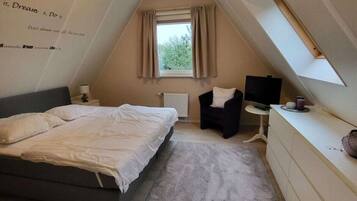 3 bedrooms, individually furnished