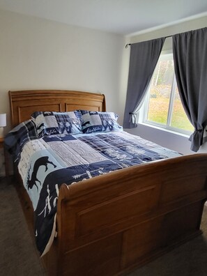 2 bedrooms, desk, free WiFi, bed sheets