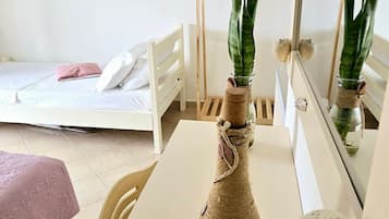 1 makuuhuone, työpöytä, ilmainen Wi-Fi, vuodevaatteet