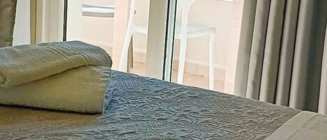 1 chambre, bureau, Wi-Fi gratuit, draps fournis